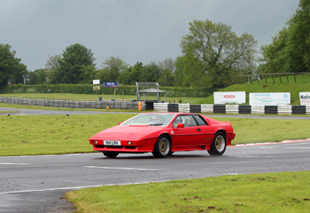 Esprit_Turbo_Red_Castle_Combe_Track