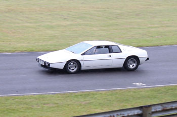 Lotus_Esprit_S1_Castle_Combe_Track